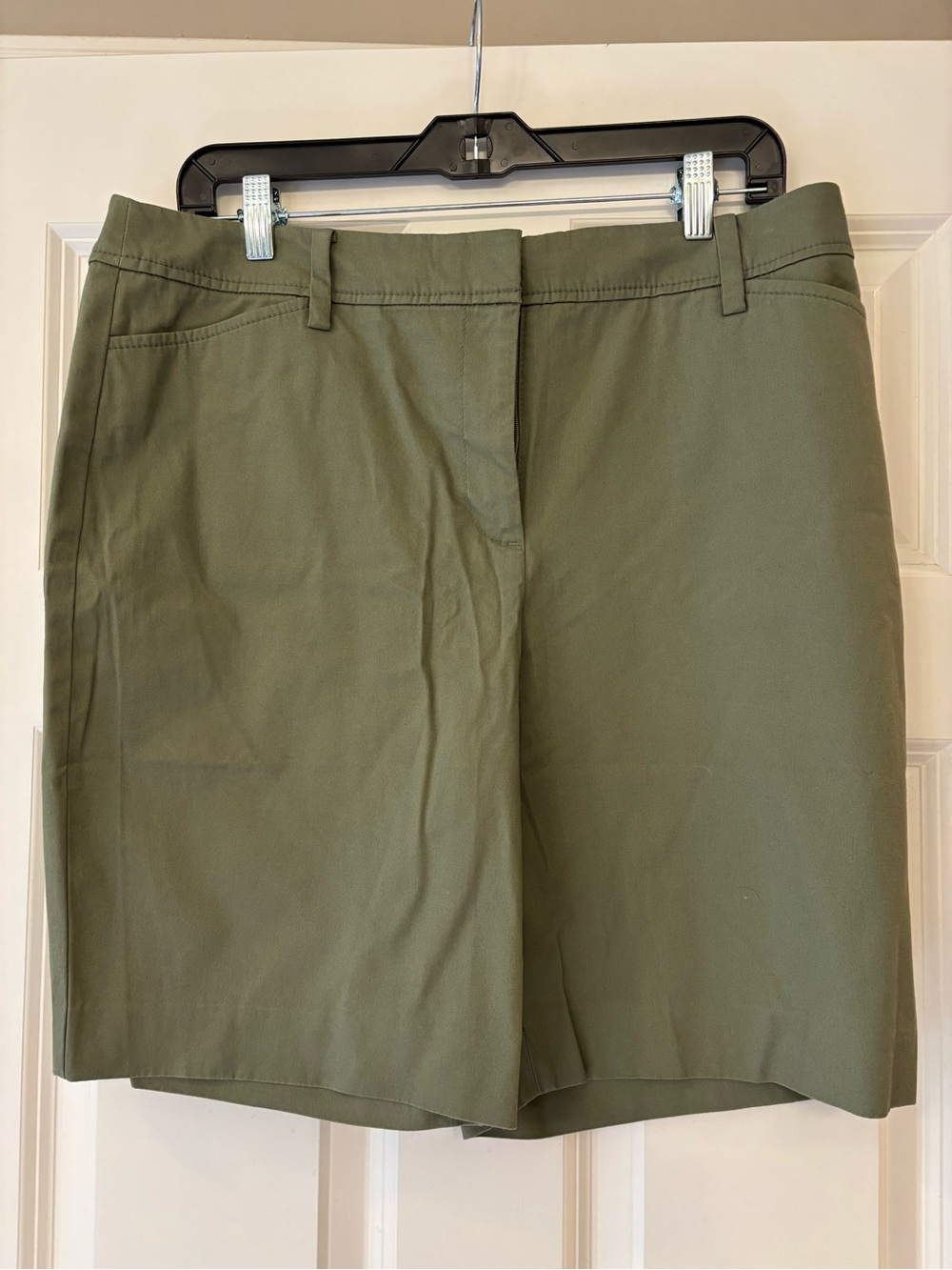 Talbots Heritage Twill Perfect Shorts Olive Green size 12
